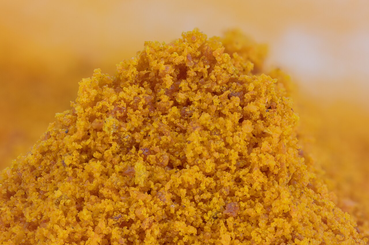 Turmeric ( Curcuma longa ) powdered