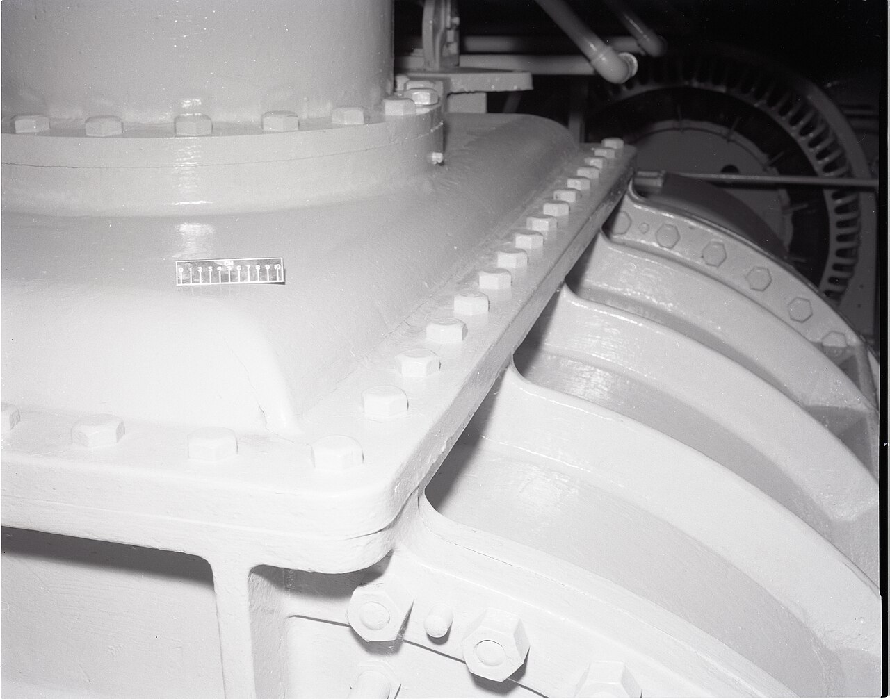 Scope and content: The original finding aid described this as: Capture Date: 3/10/1976 Photographer: DONALD HUEBLER Keywords: Larsen Scan Location Building No: 5
