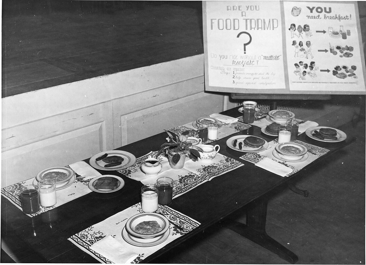 Collection : Human Ecology Historical Photographs Title : Food conservation work headquarters in the home economics building (now Comstock Hall) in October 1917. Troy photo. Collec